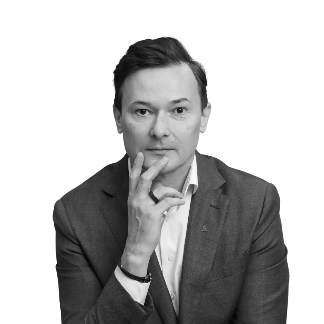 Максим Агаджанов — председатель правления, управляющий директор ГК «Альфа-Лизинг»